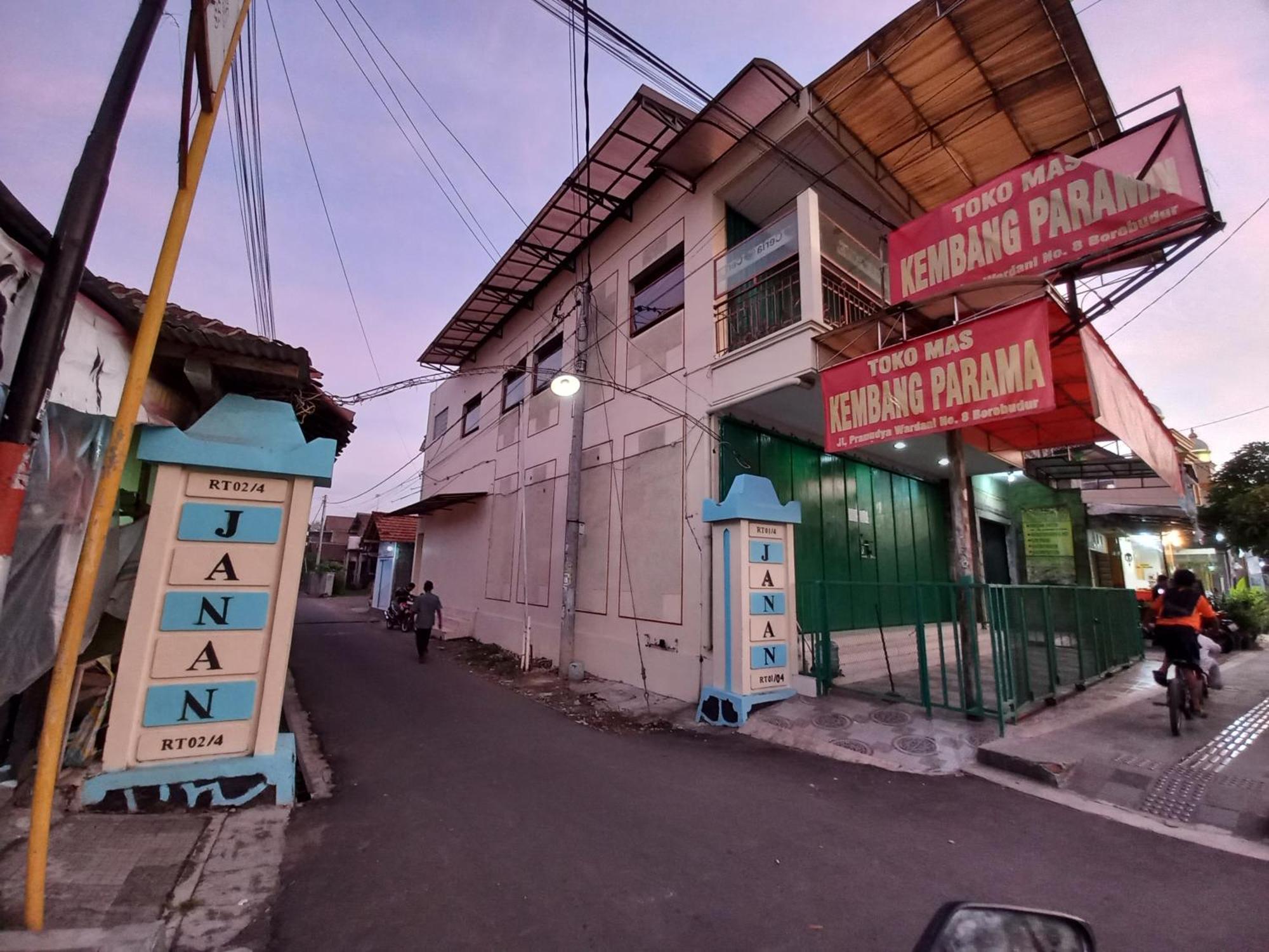 Ada Homestay Магеланг Экстерьер фото